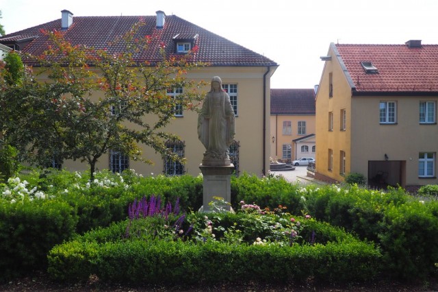 Ogród przy Centrum Ekumenicznym fot. E. Niemiec