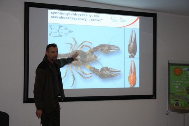 Wykład na temat występujących w Polsce gatunków raków, fot. E. Ahmad.