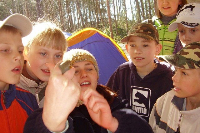 2009 r., „nasze” dzieci chętnie odwiedzają obóz ornitologiczny w Kuźnicy